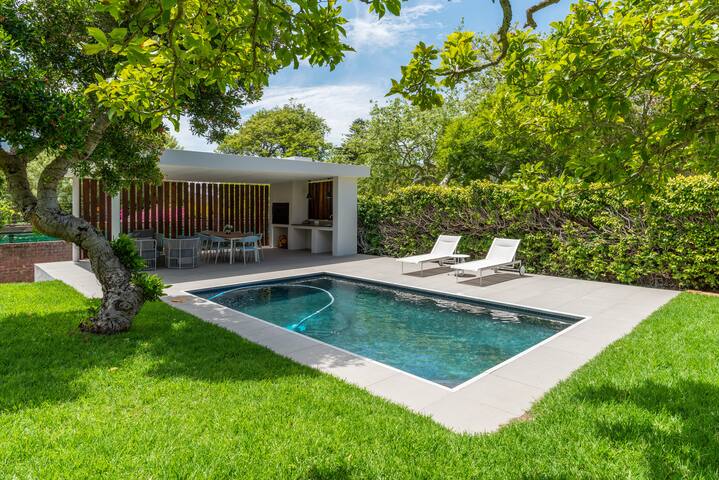 Grand Old Lady gallery image 4