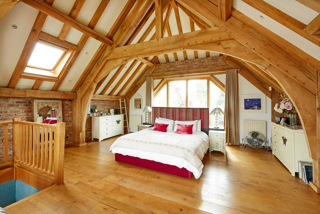 Barn Bedroom with Superking bed