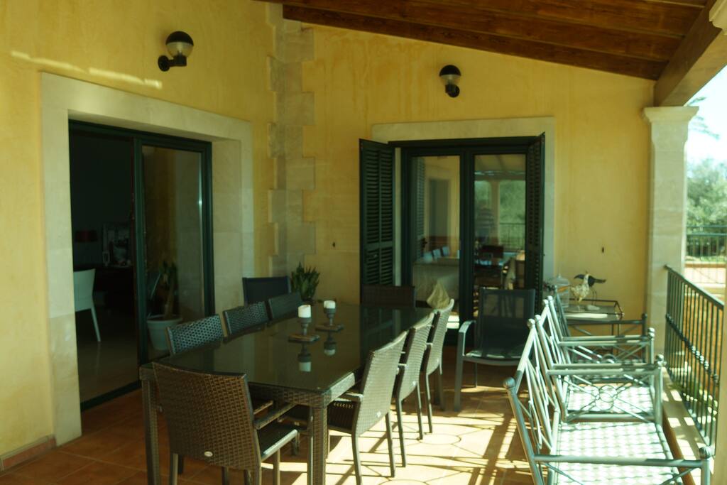 Terrasse mit Essplatz