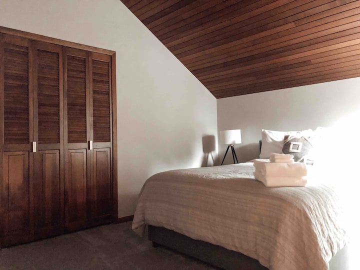 קווין סייז בקומה העליונה