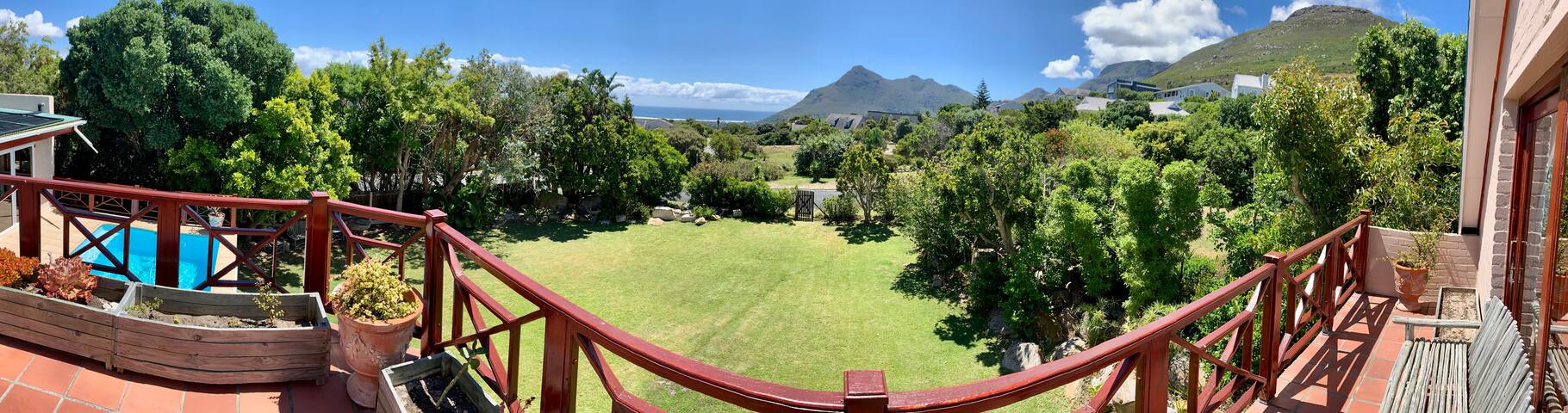 Large FamilyHome,Noordhoek,CapeTown gallery image 5