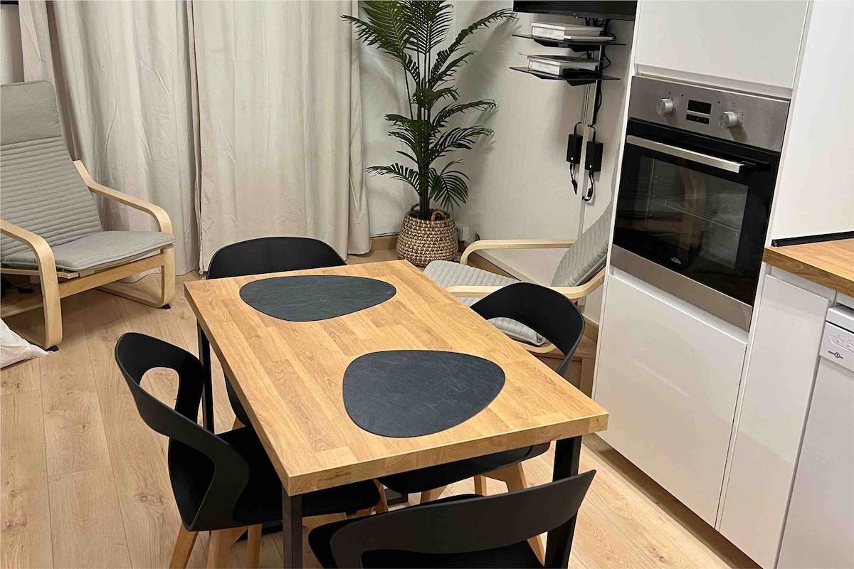 Top Airbnb: Nice t1 t2a150 m village beach of St. Cyr wifi, air conditioning in Saint Cyr Sur Mer