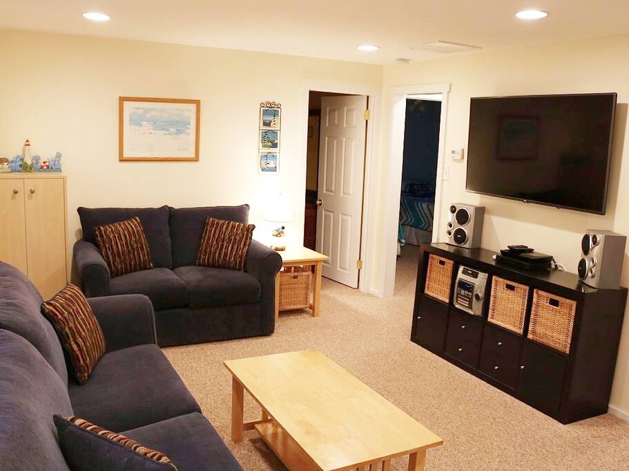 1st Flr TV Wall Area