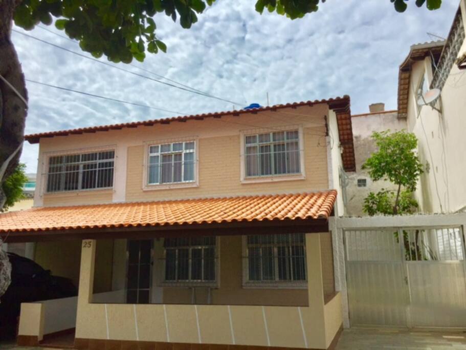 Garagem fechada a direita