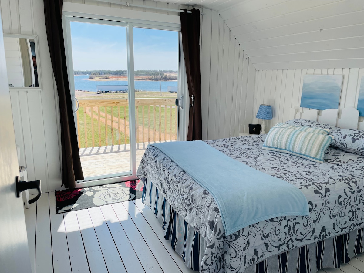 Hoofdslaapkamer met patio en eigen bovendek!