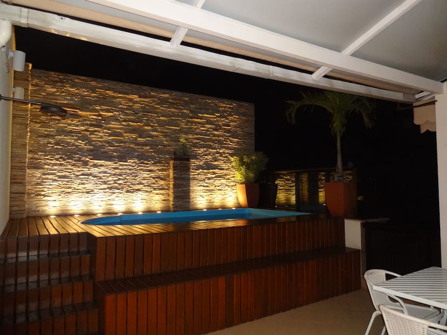 Piscina a noite