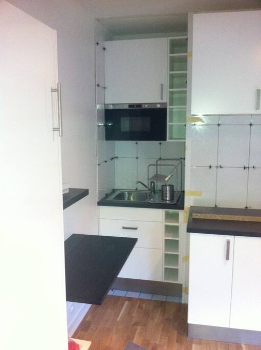 Coin cuisine, micro onde, frigidaire, plaque vitro céramiques
