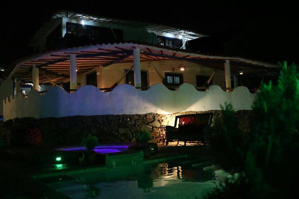 Una Linda Noche
