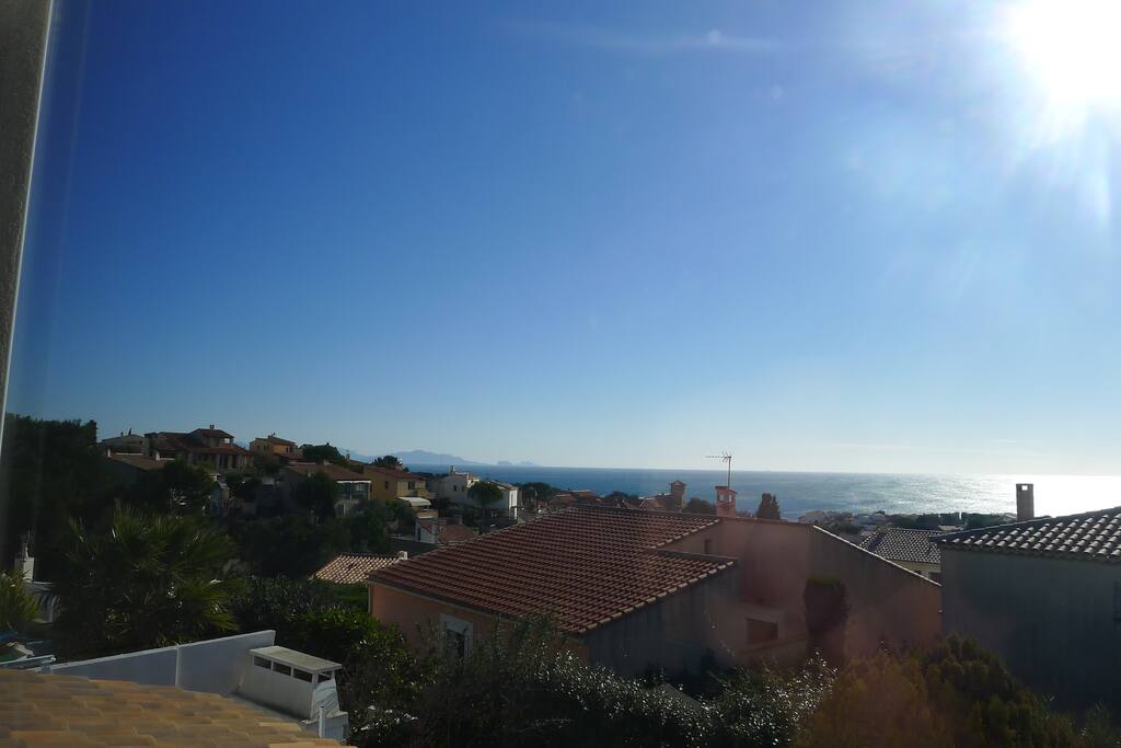 vue sur mer de la salle de séjour