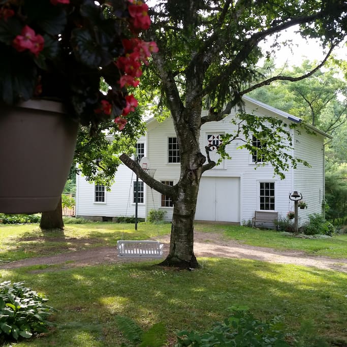 Carriage house