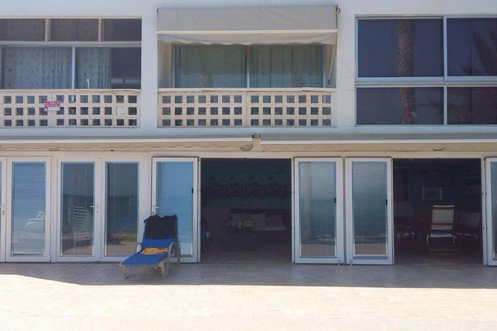 The house includes the ground floor as seen in the picture and the right room (without balcony) on the second floor
