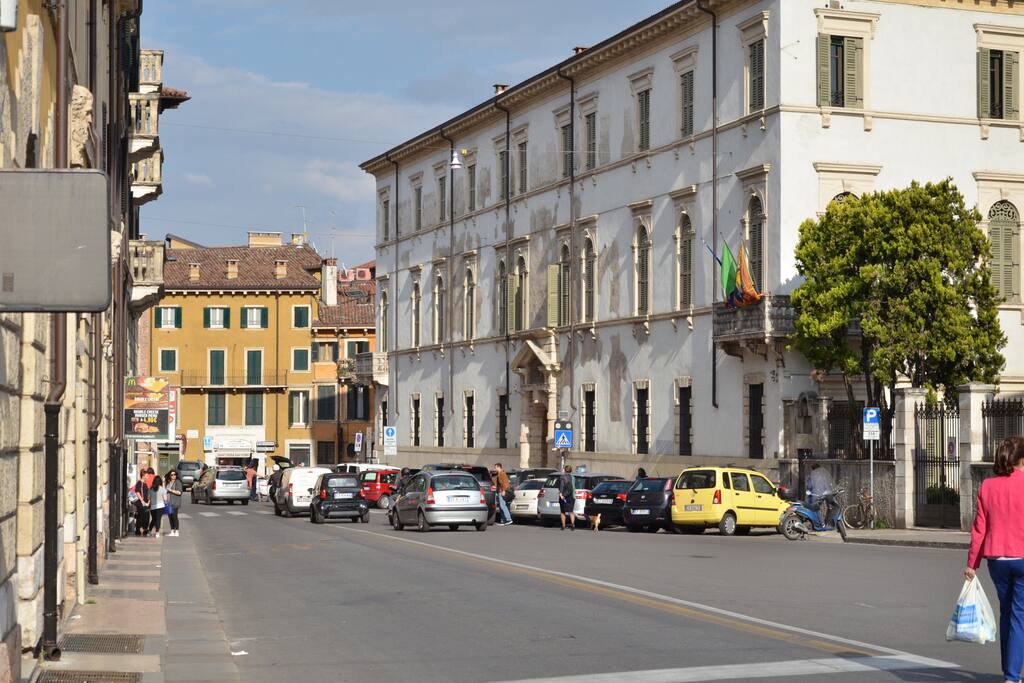 il palazzo di fronte