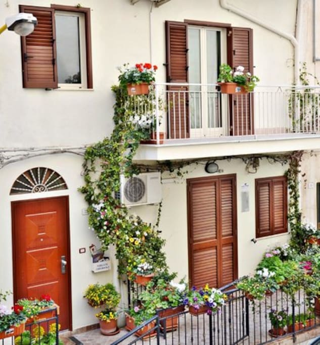Entry - Balcony