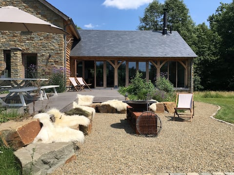 Unique holiday villa in nature and by the stream.