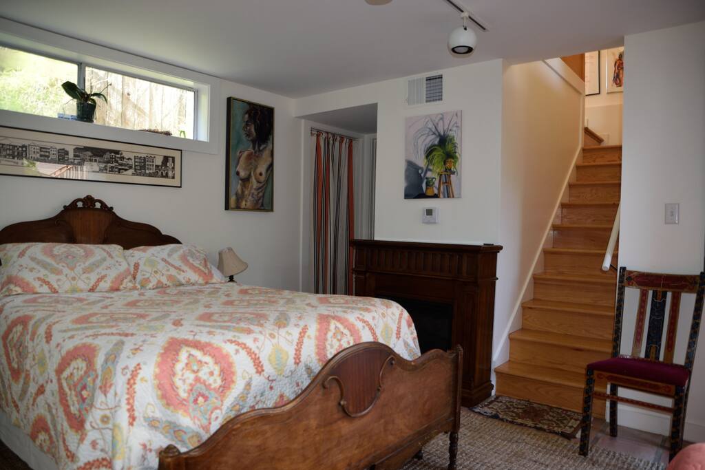 Queen bed