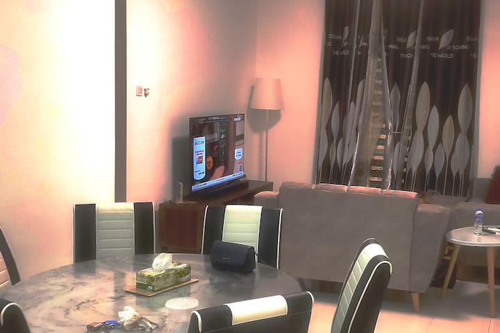 Salon et cuisine,avec futton