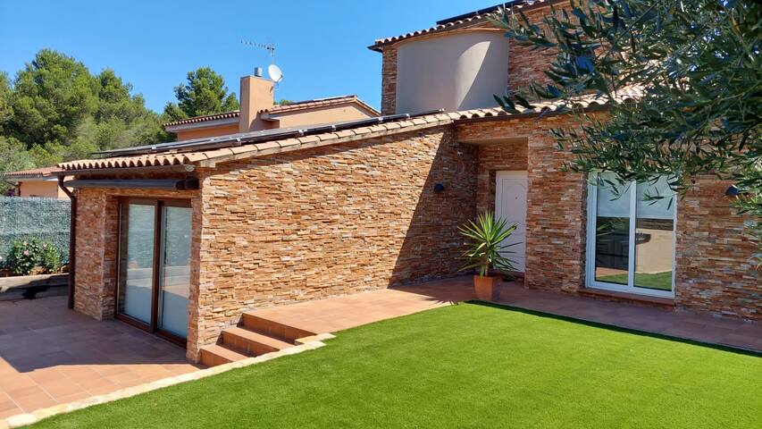 Agradable casa a Pals amb piscina gallery image 3