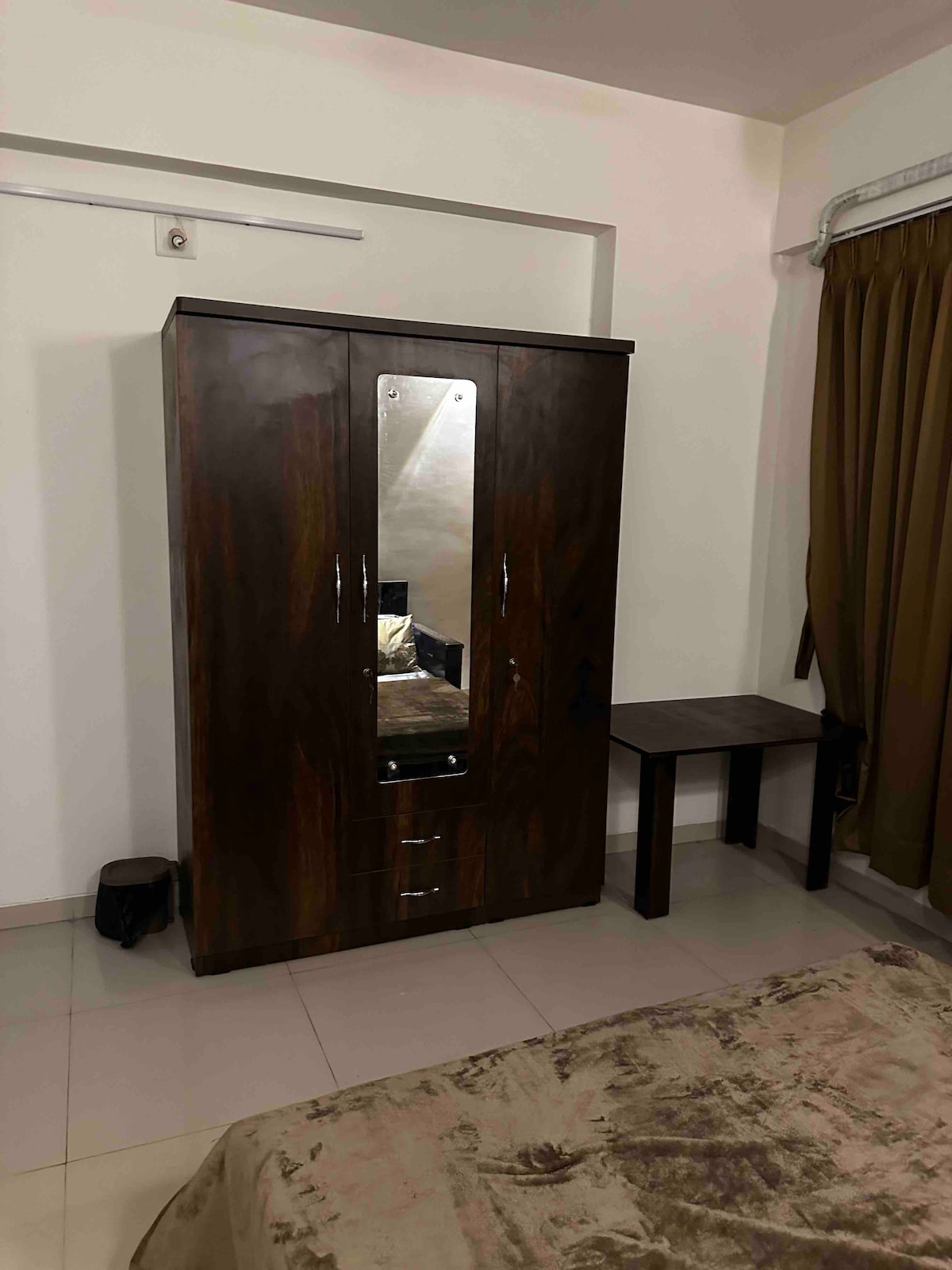 Armario con toallas y sábanas para su uso. 