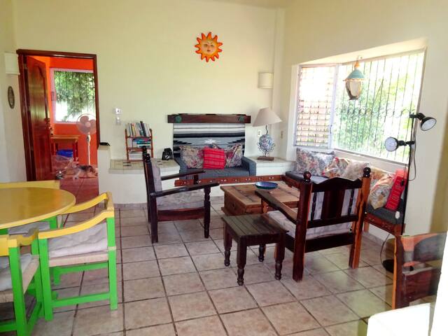 CASA NANAIMO, 2-BEDROOM APARTMENT SOL