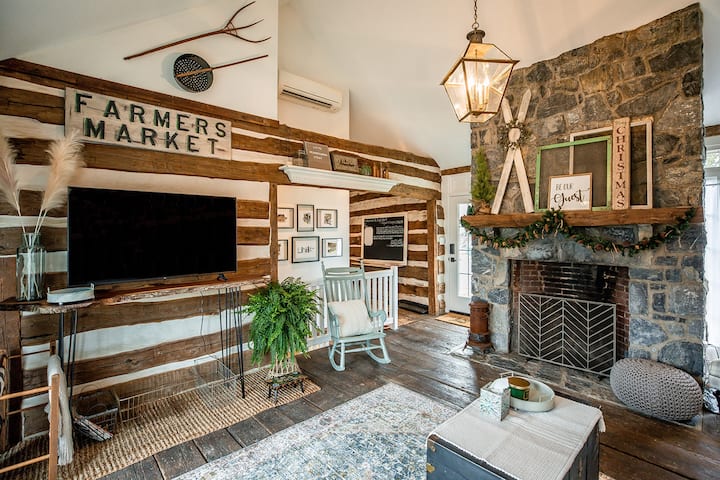 1781 Log Cabin In Lititz - Lititz, PA