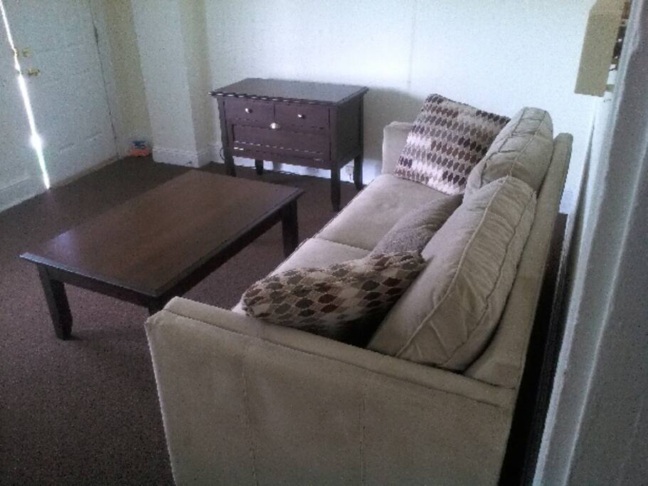 Living room 1 of 3