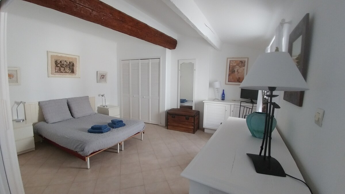 Veliki bračni krevet (krevet 140 cm, ormani , ormar)