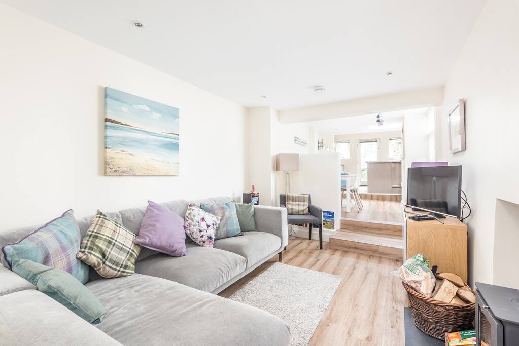 Beautiful lounge open plan to dining area and kitchen