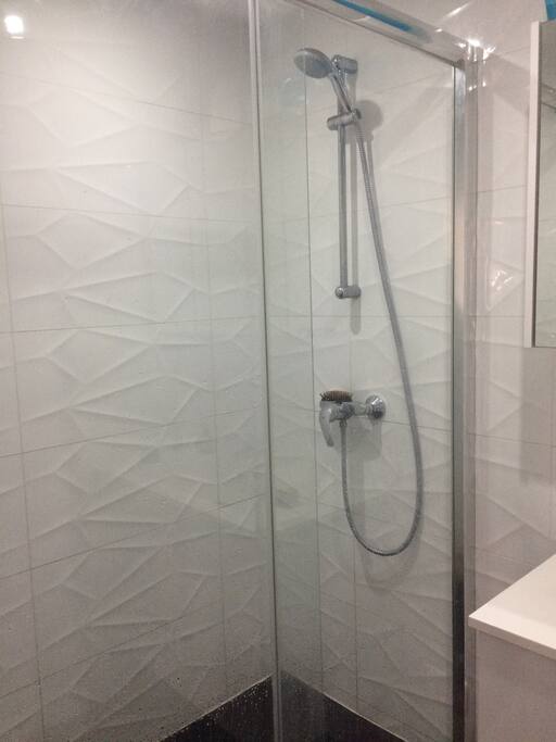 Private bathroom #2