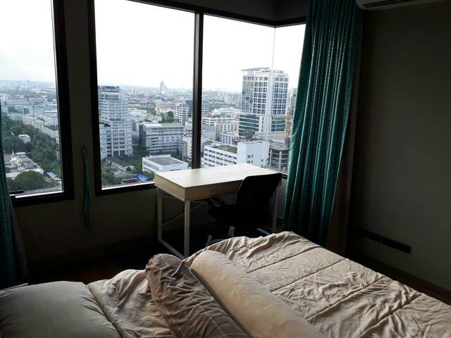 Luxury 2 Bedroom apartment close to everthing gallery image 5