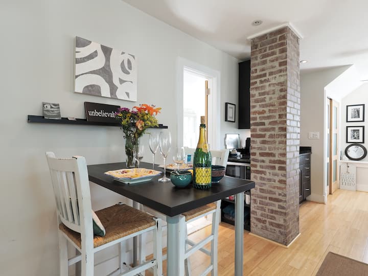 Romantic Chesapeake Waterfront Flat! Apartments for Rent in Deale