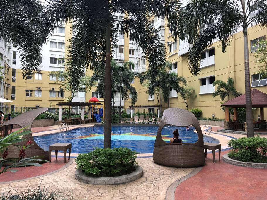 Poolside - Relax! Read a Book, Listen to Music, or Just Sun Bathe!