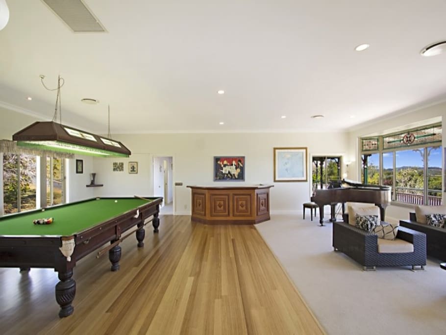 Full size snooker table