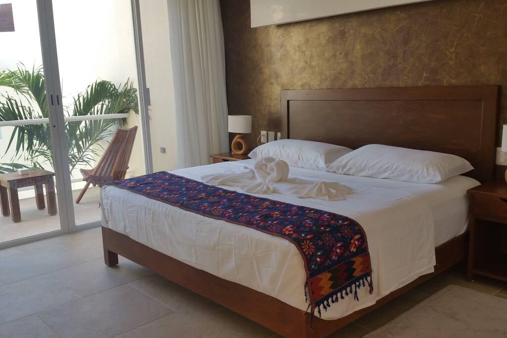 HABITACIONES CON DISEÑO DE LUJO Y DECORADOS DE LA REGIÓN.