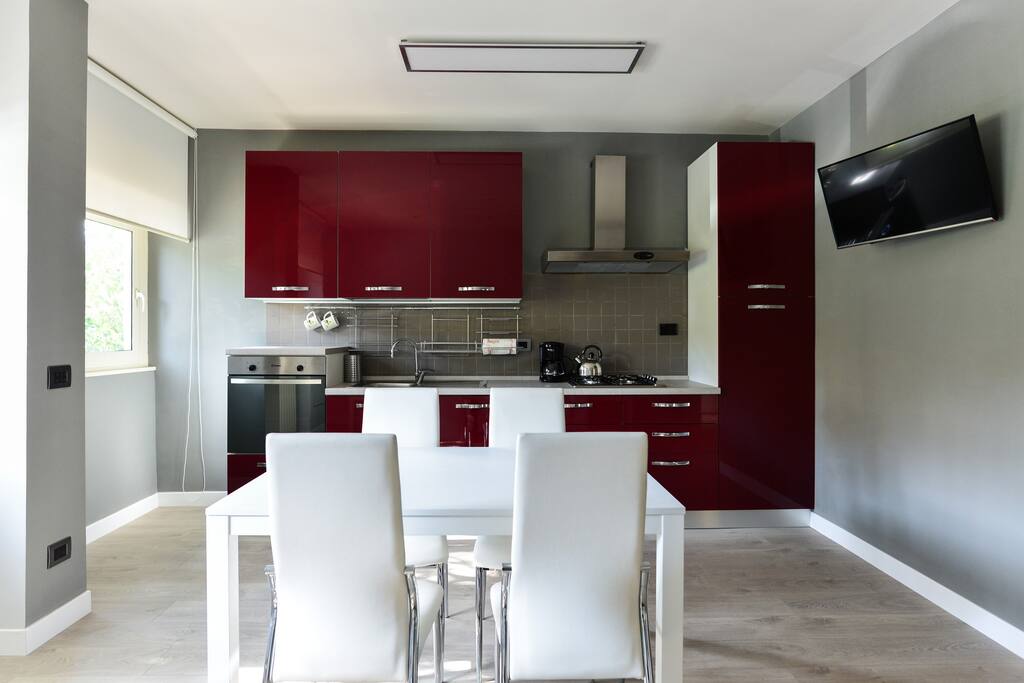 Cucina e tavolo