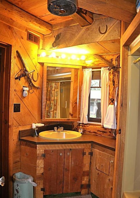 Large main bathroom