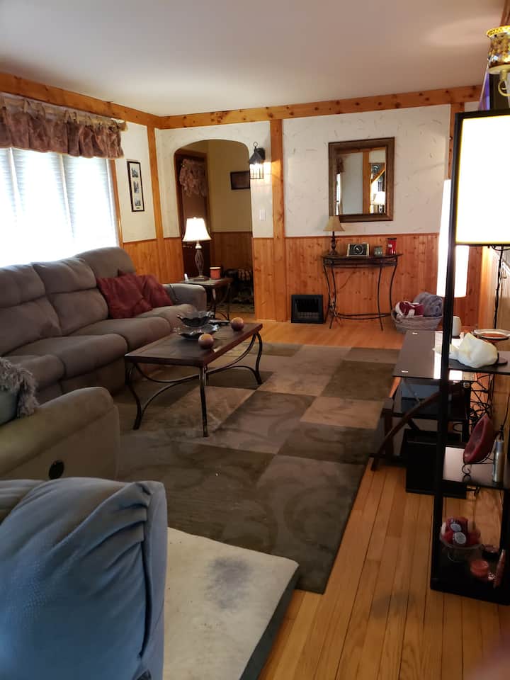 Exceptionally Cleaned And Sanitized Home. - Greenfield, WI