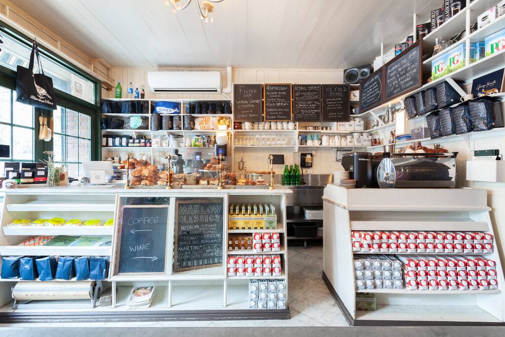 Foto de Marlow and Sons