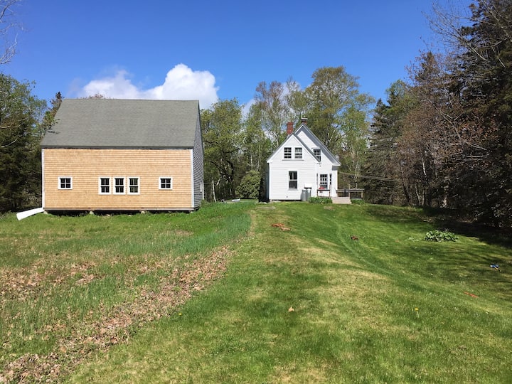 Small Farmhouse on Tidal Cove Houses for Rent in Deer Isle, Maine, United States Airbnb