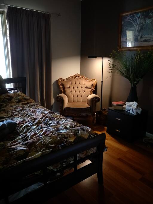 Queen size bed