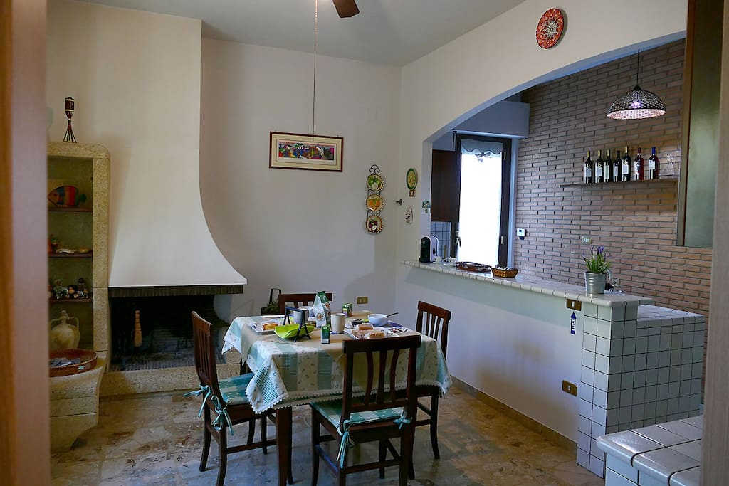 Cucina in muratura con camino