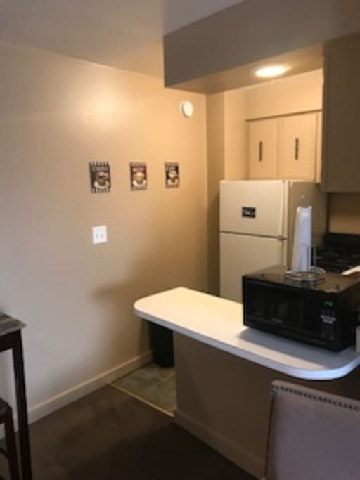 Kitchen(ette)