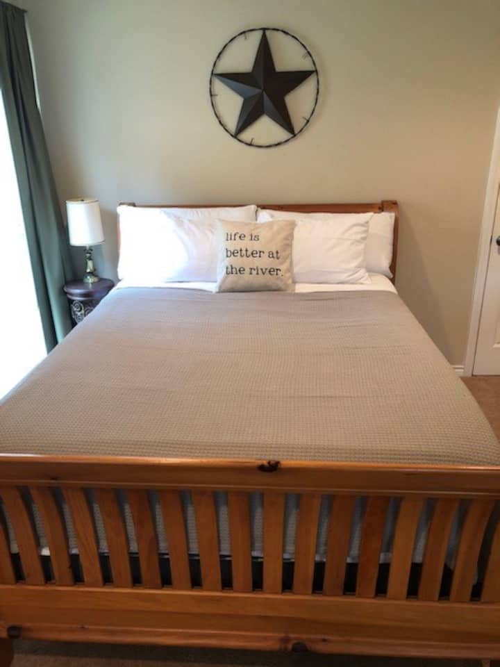 Უმშვენიერესი საწოლი 152 × 203 სმ