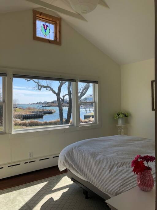 Queen Bedroom