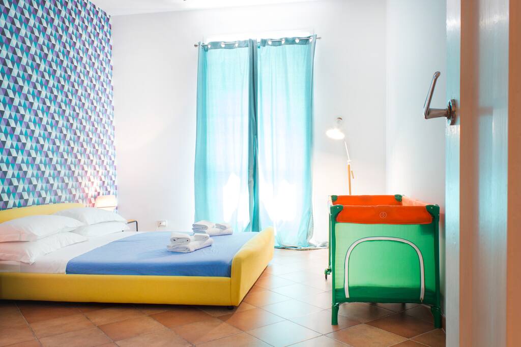 1st Master bedroom with a queen size bed (160x200cm)