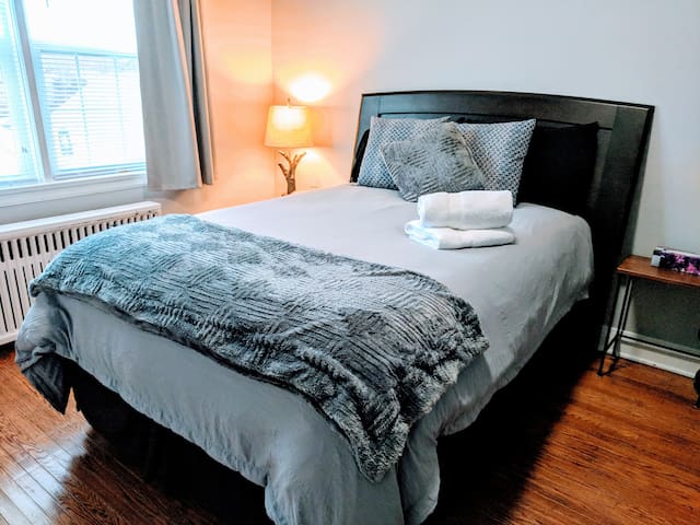 Private Apartment minutes from the Falls!