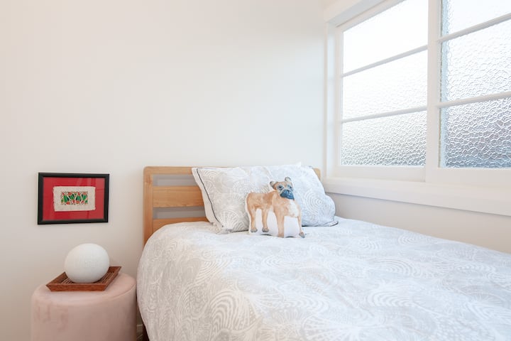 Საძინებელი 3 - 2 x საწოლი 193 × 203 სმ