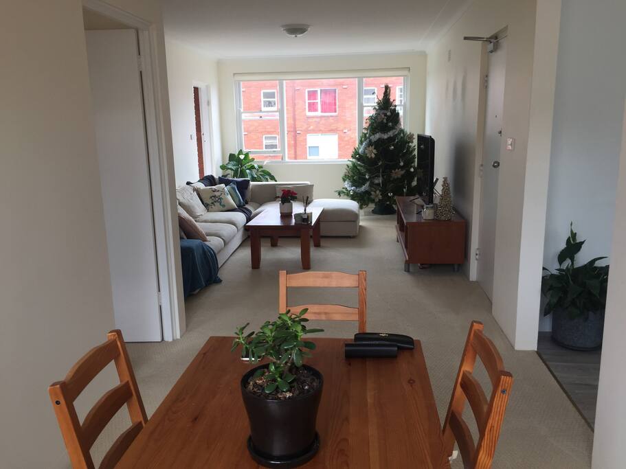 Dining/Lounge