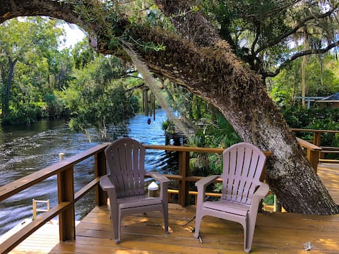 Withlacoochee River, big wood deck over the water