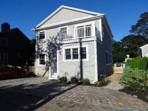 Top Airbnb: New South End Home Quiet Lane To Old Garden Beach in Rockport