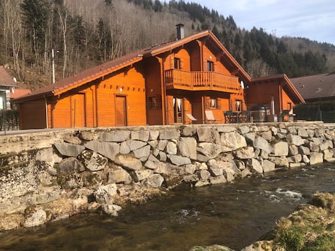 Charming wooden chalet for 10 people, spa and sauna